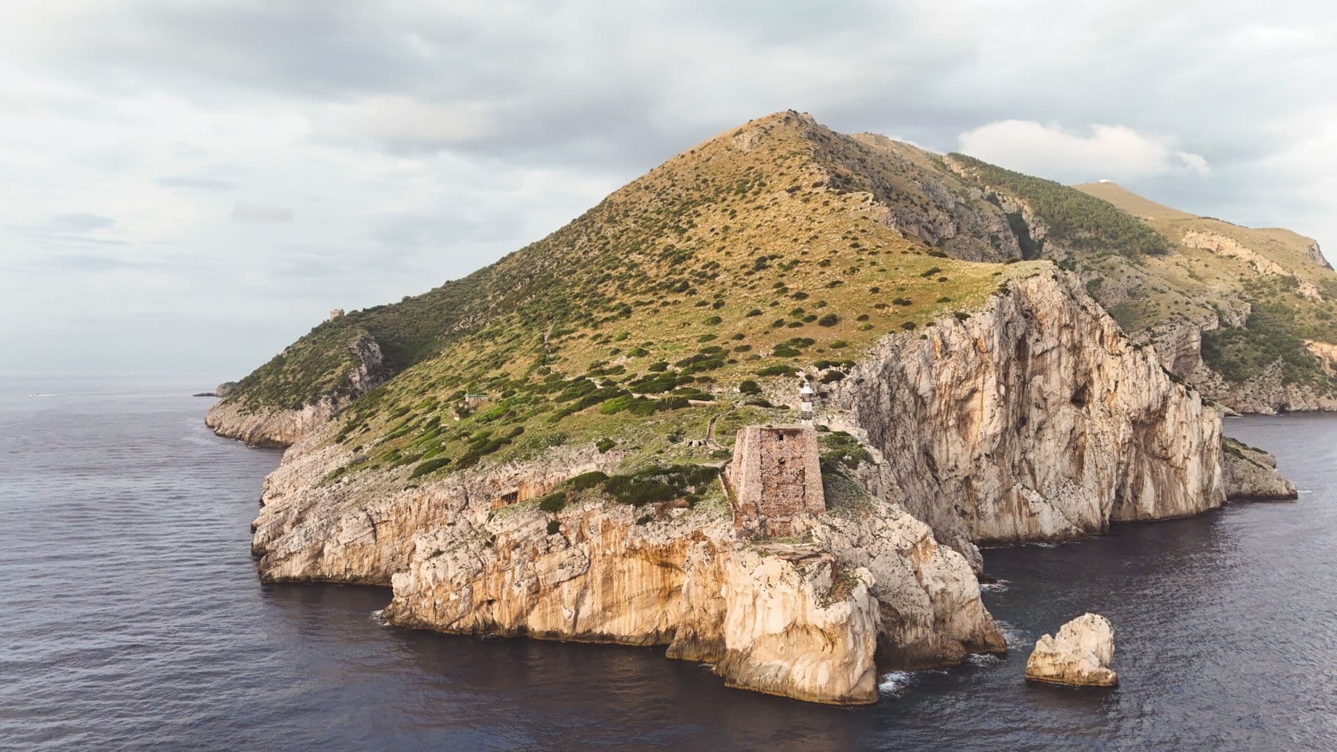 Punta Campanella Trekking